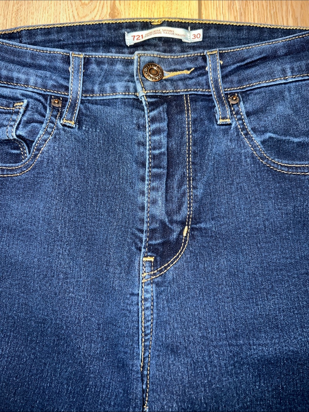 Levi's Women's Indigo High Rise Skinny Jeans - Picture 3 of 16